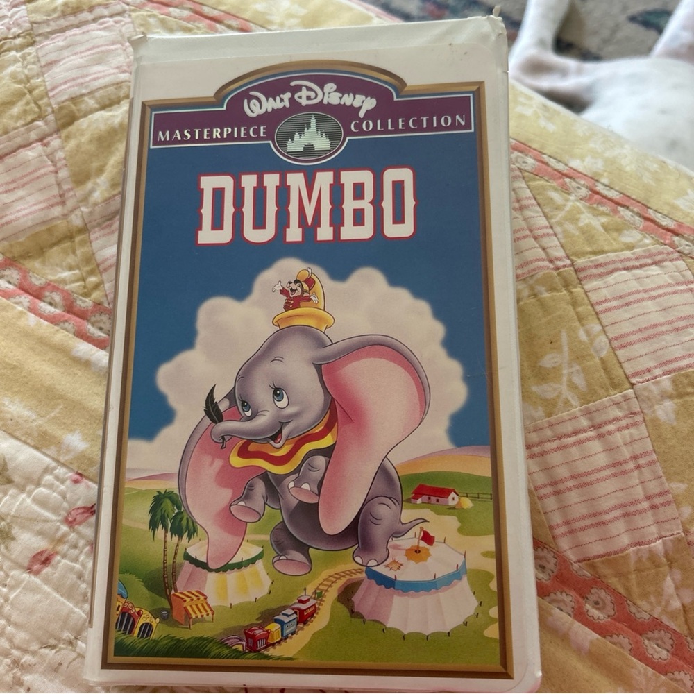 Disney Dumbo Masterpiece Collection VHS with Colorful Cover